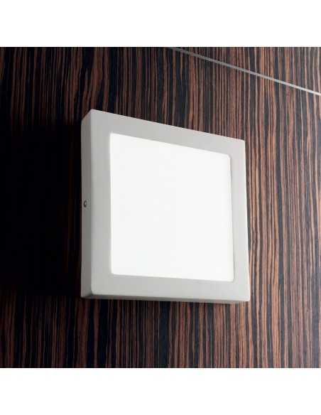 Plafoniera bianca sottile Ideal Lux Universal AP1 Square D22, Struttura in metallo, Sistema LED Integrato 18W, Luce Calda, 23x23